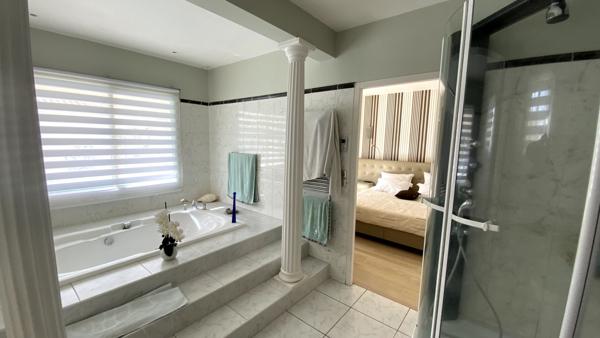 Achat maison près de MARTIGNAS SUR JALLE - 6 pièce(s) - 205 m² - 810 000 €