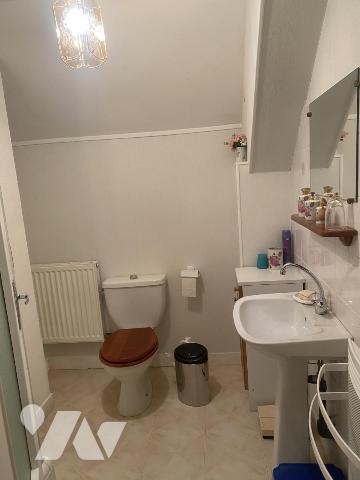 MAISON AVEC TERRAIN  DANS AGREABLE VILLAGE