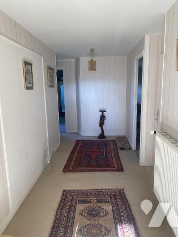 MAISON AVEC TERRAIN  DANS AGREABLE VILLAGE