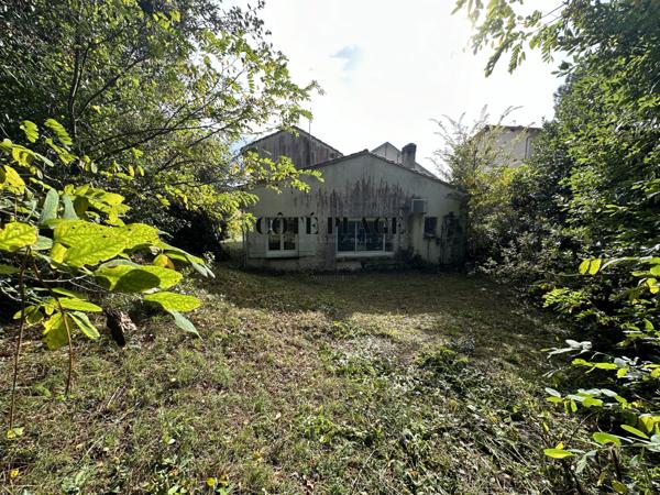 Saint-Palais-sur-Mer (17420) Saint Palais sur mer - Villa 6 pièces -centre ville - proche plages et commerces - au prix de 520.000 € HAI