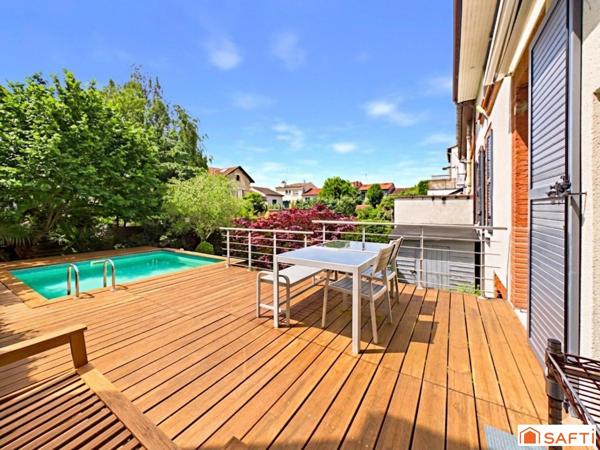 Magnifique Maison de Ville T5 avec Piscine et Garage!!!