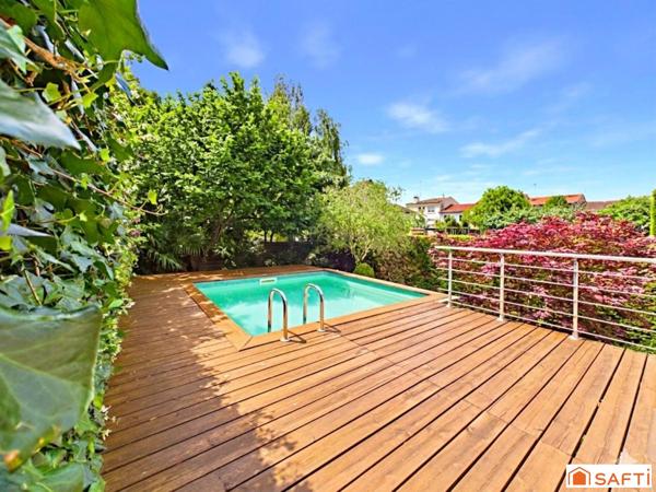 Magnifique Maison de Ville T5 avec Piscine et Garage!!!