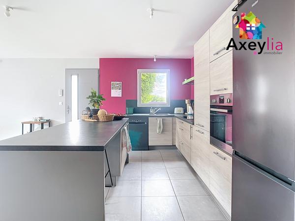 Villerest (42300) A VENDRE - SECTEUR VILLEREST - MAISON DE PLAIN-PIED DE 2014 AVEC TROIS CHAMBRES DONT UNE SUITE PARENTALE, GARA