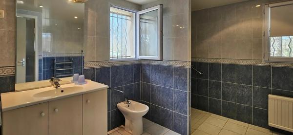 Propriété - 8 chambres - Écrin de verdure - Lot 46