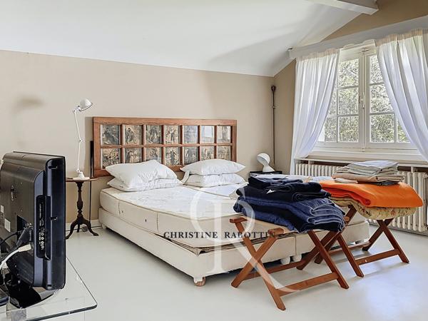 Arcangues (64200) En exclusivité, ancienne propriété princière de 285 m2 à 2 pas de Biarritz