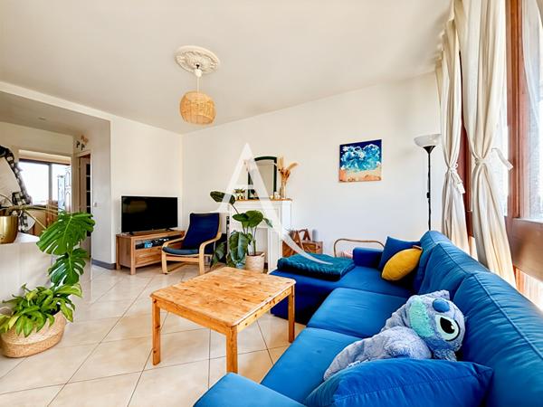 Appartement Fontenay Le Fleury 3 pièce(s) 66 m2