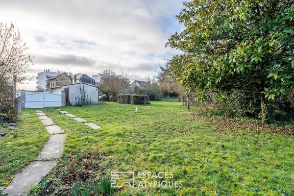 Maison de ville années 30 avec jardin et garage
