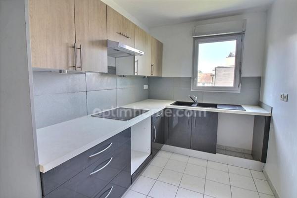 Appartement 4 pièces de 84 m2 avec balcon et parkings à vendre à CARRIERES SOUS POISSY (78) au prix de 325000 euros