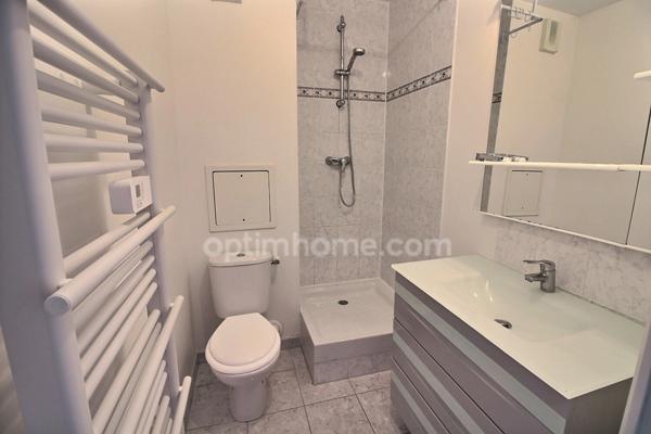 Appartement 4 pièces de 84 m2 avec balcon et parkings à vendre à CARRIERES SOUS POISSY (78) au prix de 325000 euros