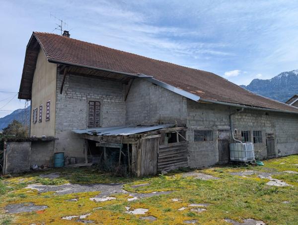 FERME SAVOYARDE A RENOVER