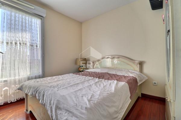 À VENDRE  BEAU 3 PIÈCES AVEC VUE SUR PARC, EXTÉRIEUR ET PARKING