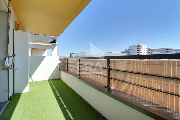 À VENDRE  BEAU 3 PIÈCES AVEC VUE SUR PARC, EXTÉRIEUR ET PARKING