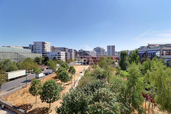 À VENDRE  BEAU 3 PIÈCES AVEC VUE SUR PARC, EXTÉRIEUR ET PARKING