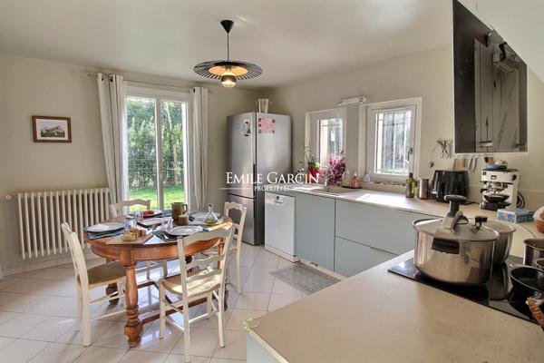 A vendre - Saint Rémy de Provence - Maison et jardin à pied du centre