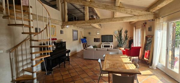 Havre de paix provençal : Votre mas en pierre au cœur de la nature