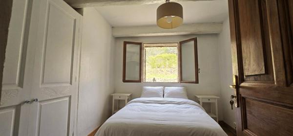 Havre de paix provençal : Votre mas en pierre au cœur de la nature