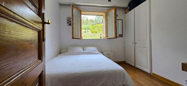 Havre de paix provençal : Votre mas en pierre au cœur de la nature