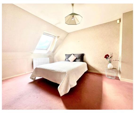 Jouy-en-Josas (78350) Maison centre ville -180m2 au sol-Terrasse plein SUD