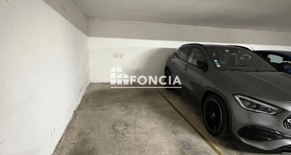 À vendre Parking 10 m² - Marseille 13008