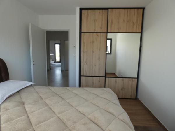 Villa neuve de plain pied de 105m², 3 chambres sur terrain de 303m² avec garage