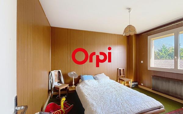 Maison à vendre    7 pièces •  Montluçon