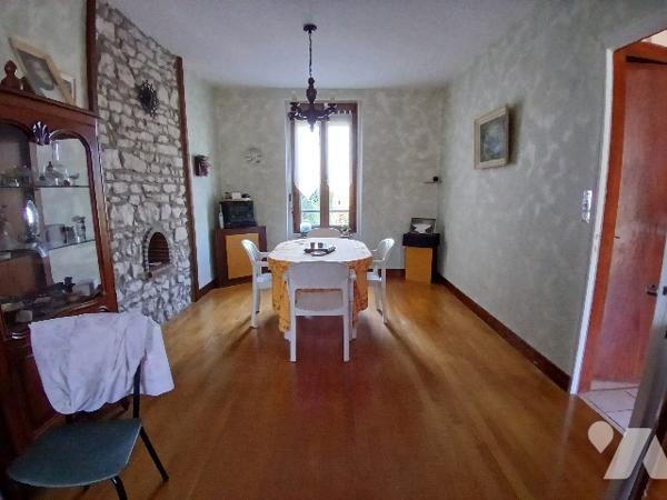 CHARMANTE MAISON D'HABITATION