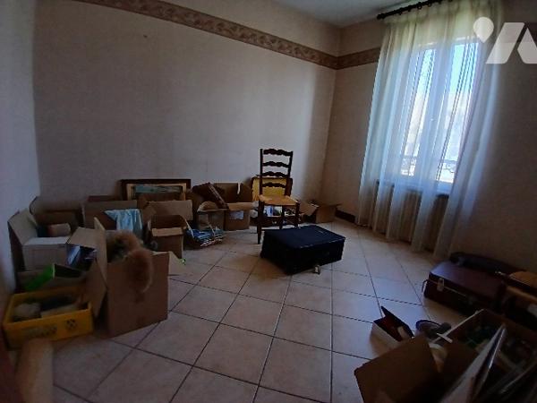 CHARMANTE MAISON D'HABITATION