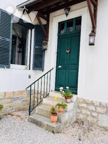 MAISON A DOLE