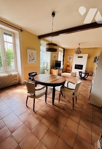 MAISON A DOLE