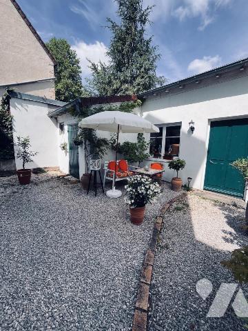 MAISON A DOLE