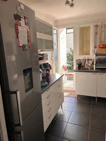 Vente                                                      Appartement
                        
                     3 pièces                      67 m2                     à Perpignan