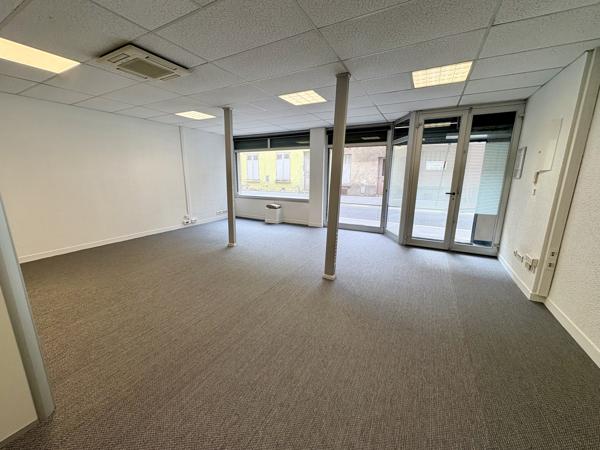 Bureau 3 pièces - 63 m²