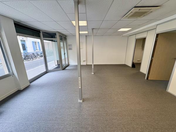 Bureau 3 pièces - 63 m²