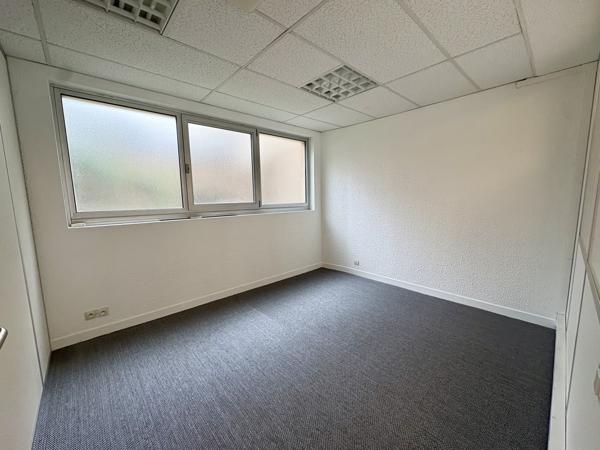 Bureau 3 pièces - 63 m²