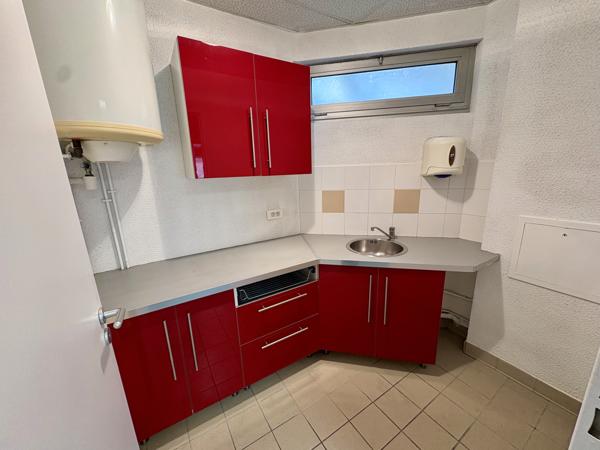 Bureau 3 pièces - 63 m²