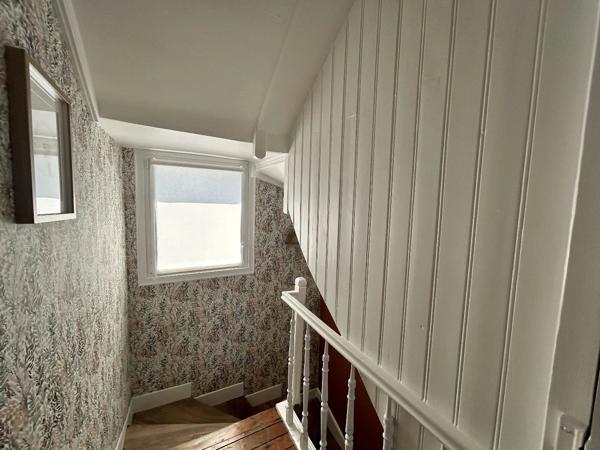 MAGNIFIQUE MAISON AVEC GARAGE DE 55 M2 A 5 MNS DE LA GARE.