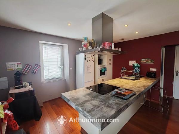 Vente                                                      Immeuble
                        
                     11 pièces                      204 m2                     à Carmaux