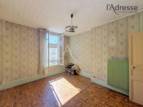 Suresnes Carnot - Appartement 3 pièces 42m² avec beau potentiel