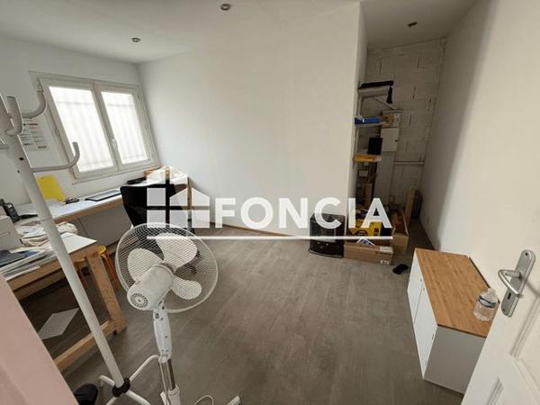 Location Local commercial 1 pièce 100 m² - 2 RUE ANDRE BOUIX Fourques 30300