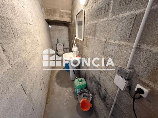 Location Local commercial 1 pièce 100 m² - 2 RUE ANDRE BOUIX Fourques 30300