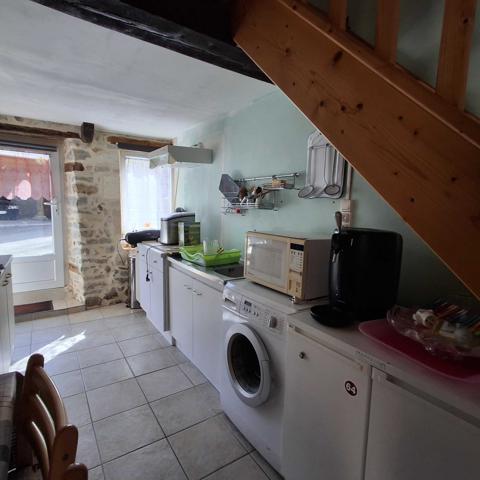 MAISON DE VILLAGE AVEC 4 CHAMBRES D'HOTES + ESPACE PRIVATIF + GITE + BORDURE DE RUISSEAU