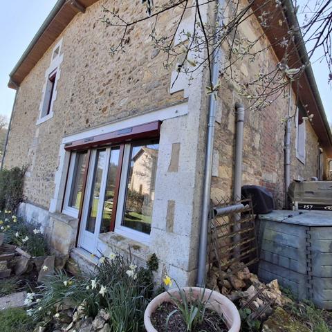 MAISON DE VILLAGE AVEC 4 CHAMBRES D'HOTES + ESPACE PRIVATIF + GITE + BORDURE DE RUISSEAU