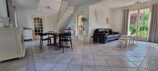 DEMEURE DE CARACTÈRE À 2H30 DE PARIS