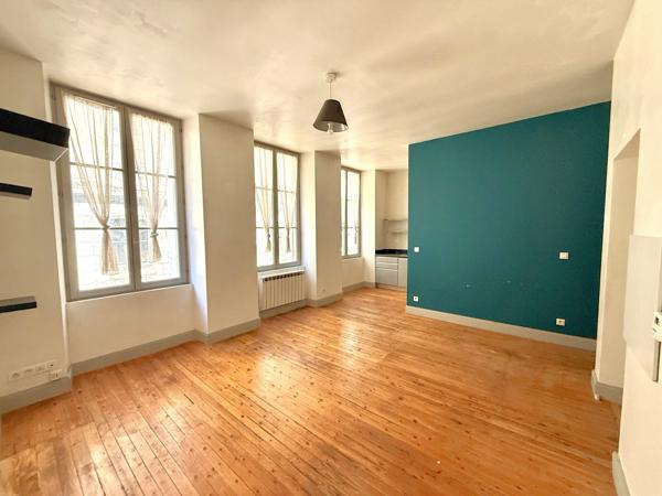 BORDEAUX SAINT PIERRE : APPARTEMENT T1