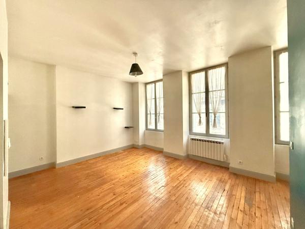 BORDEAUX SAINT PIERRE : APPARTEMENT T1