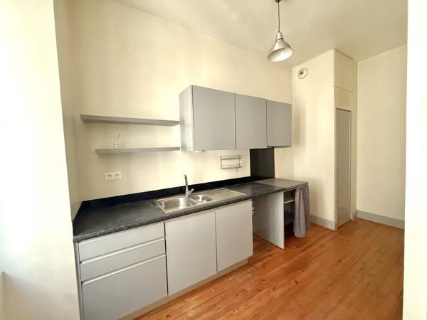 BORDEAUX SAINT PIERRE : APPARTEMENT T1