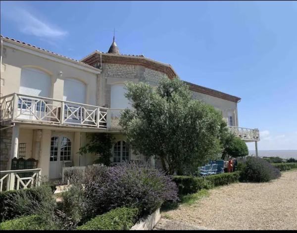 MESCHERS S/Gironde - Bel Appartement face à la Mer Meschers-sur-Gironde (17132)