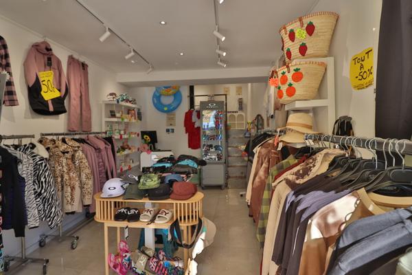 Droit au Bail Tous Commerces - Emplacement n°1 Quai du Port - Parking