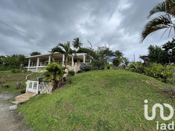 Maison 4 pièces de 87 m² à La Trinité (97220)