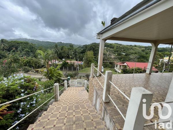 Maison 4 pièces de 87 m² à La Trinité (97220)